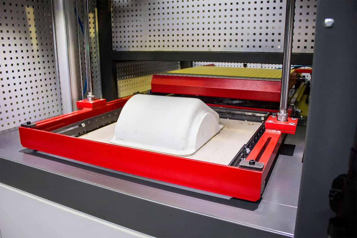 The Vacuum Forming Machine and its Types