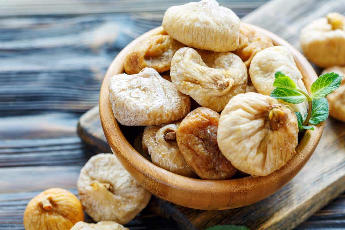 Dried figs for skin
