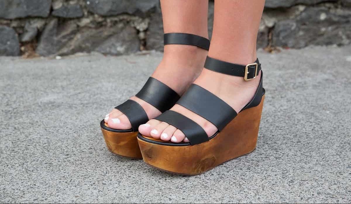 Black sandals with small heel