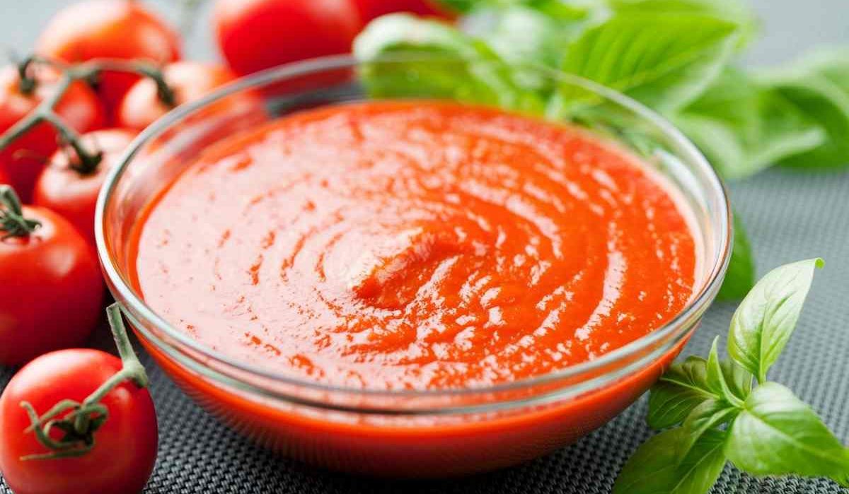 Homemade tomato sauce manufacturing