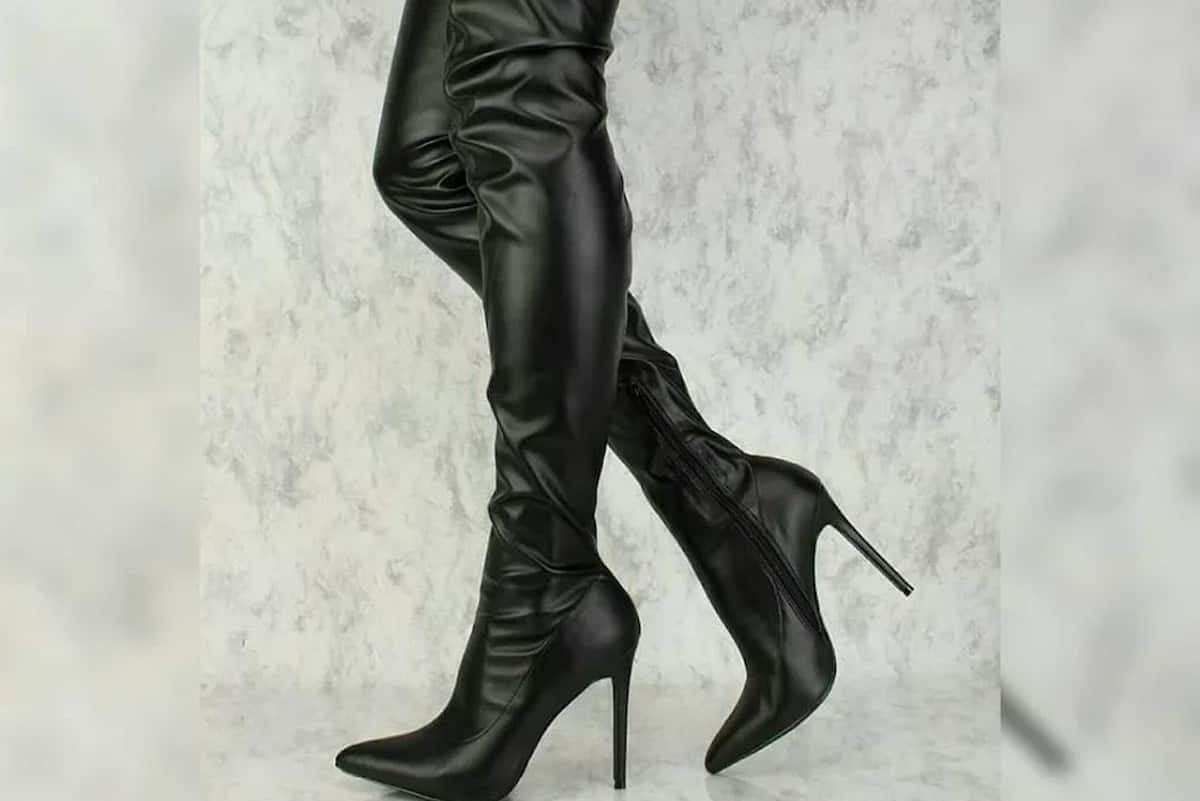 Ladies leather high boots