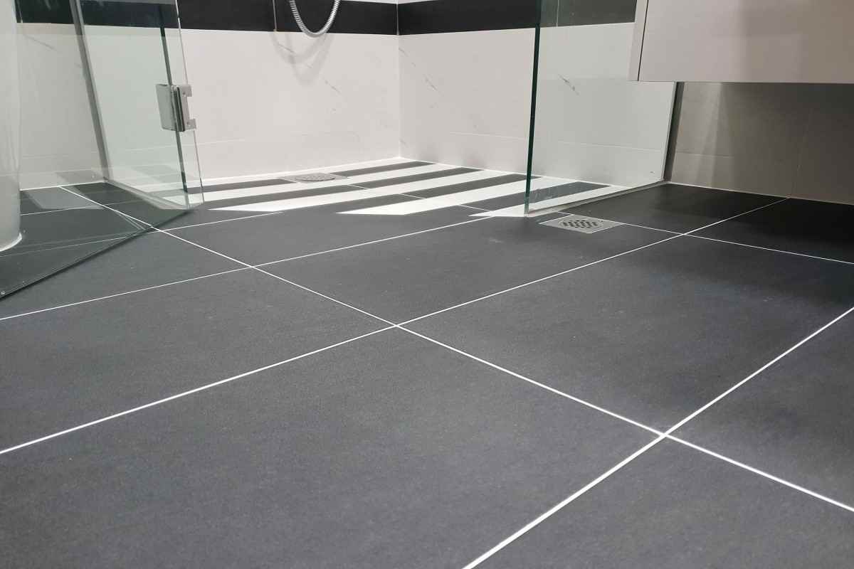 Hallway vinyl floor tiles