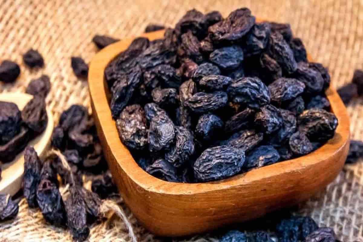 dry black raisin products