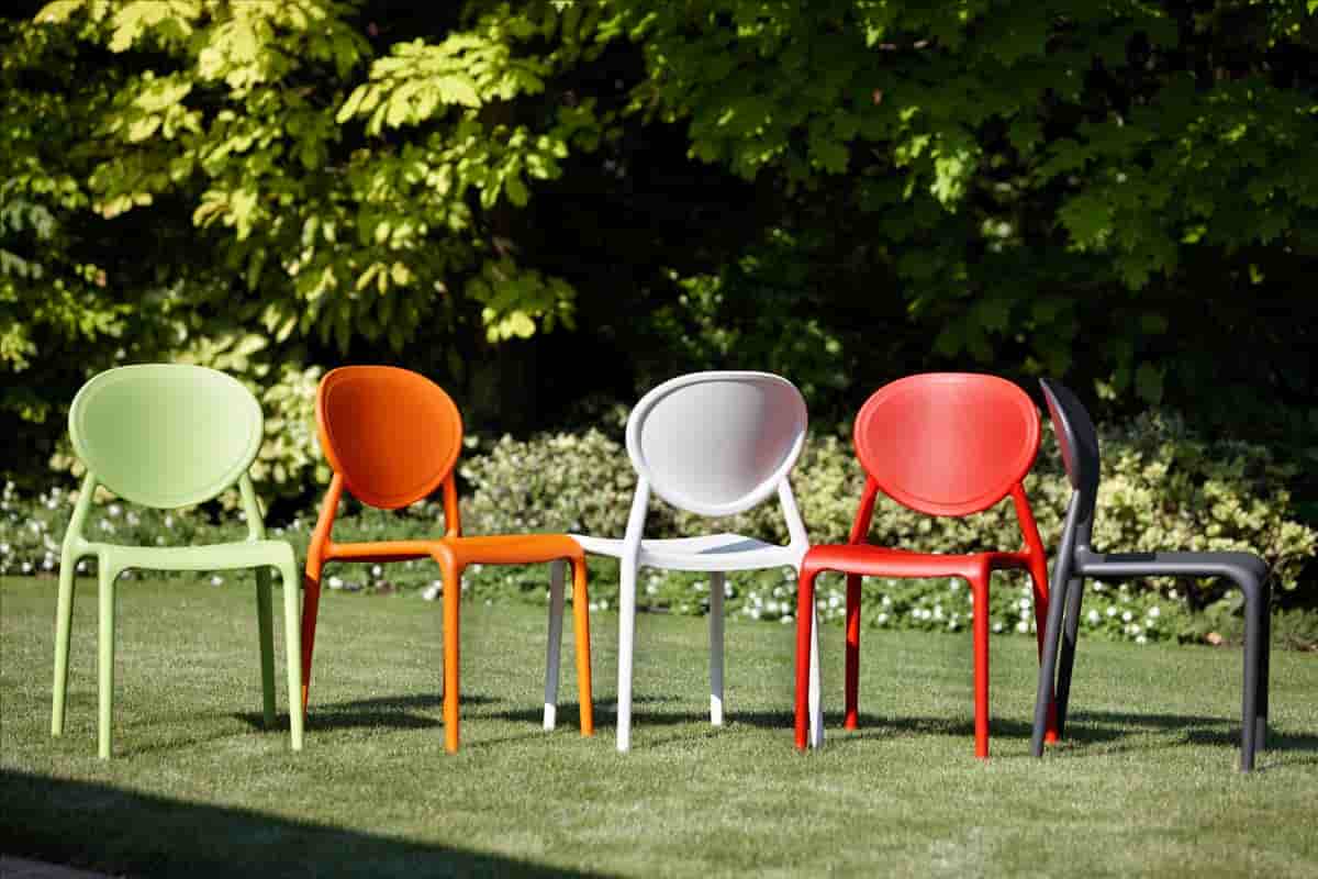 furniture plastic chairs