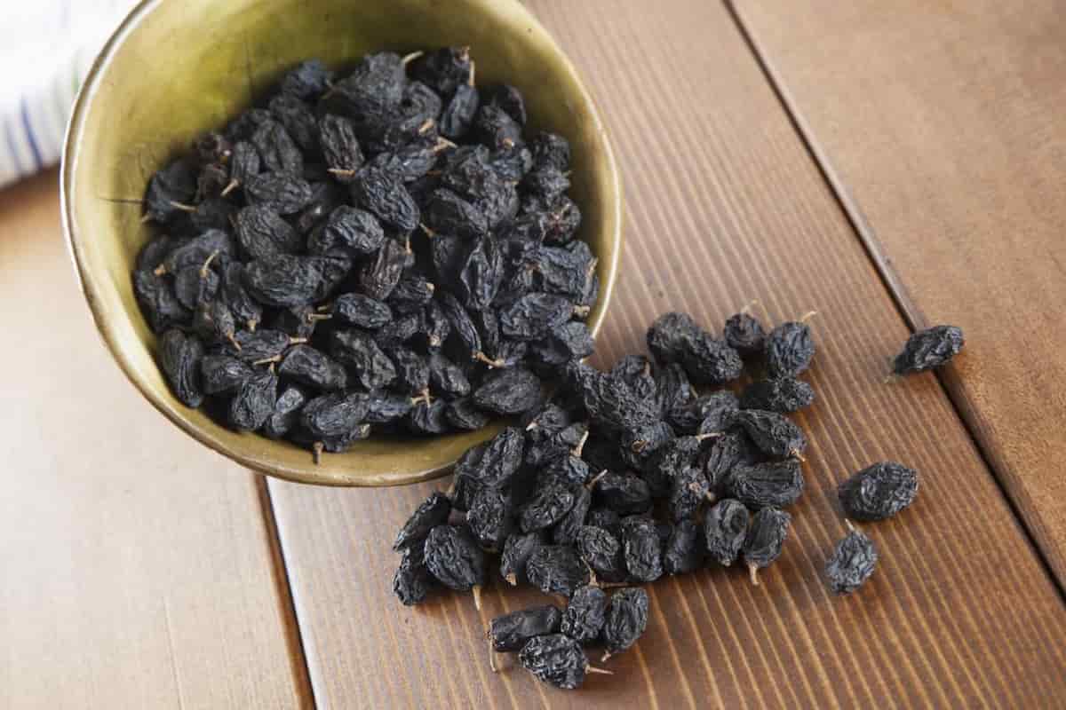 black raisins origin