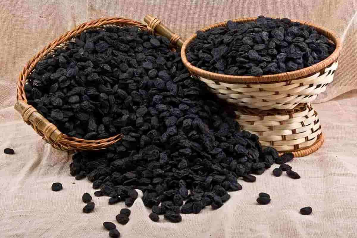 black raisins and kesar raisins