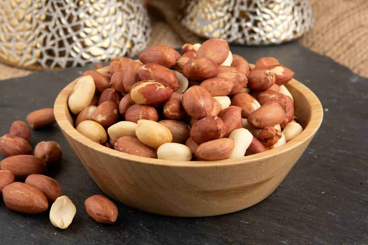 red skin peanuts nutrition
