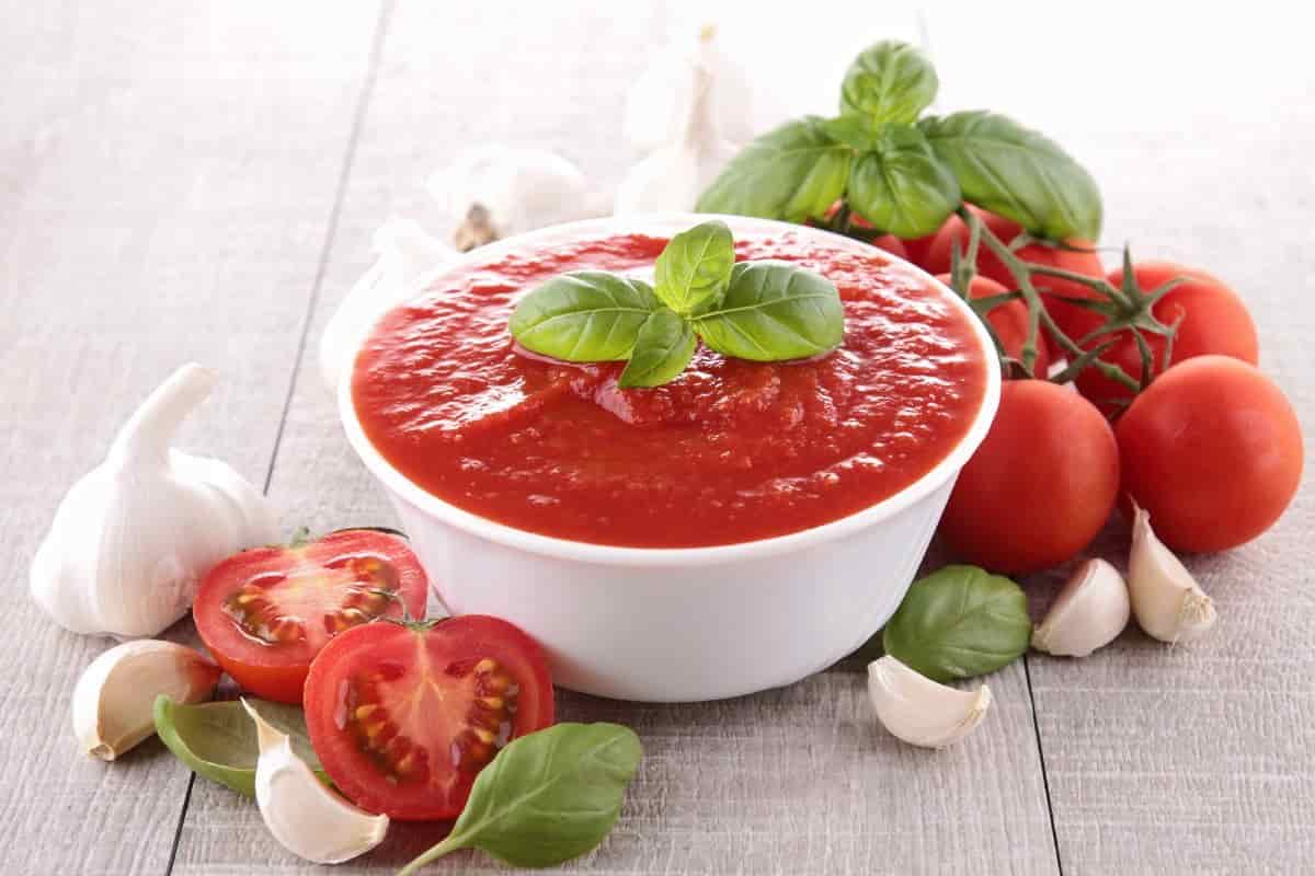 Tomato sauce from scratch