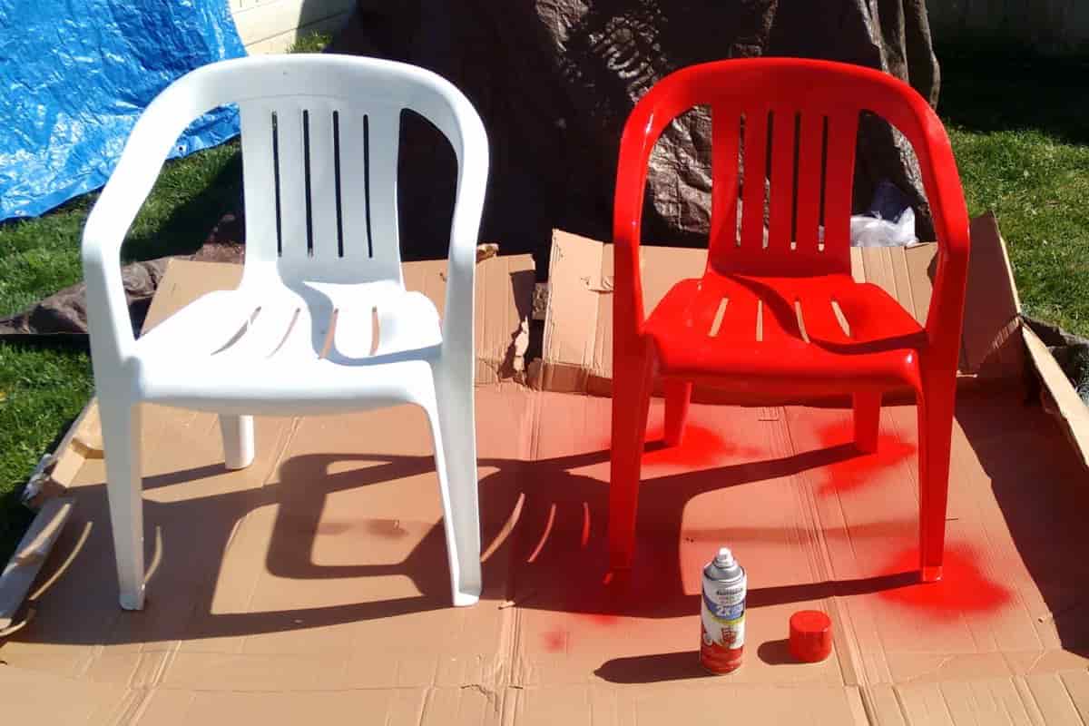 how to clean plastic outdoor chairs
