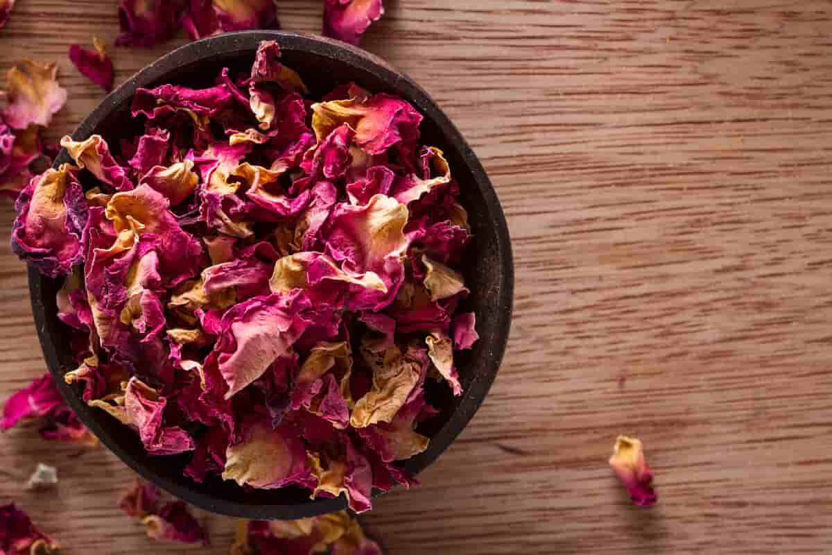 Freeze dried rose petals method and misconceptions about it - Arad Branding