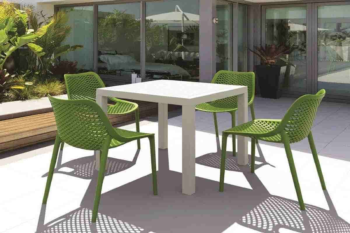plastic chairs and tables price
