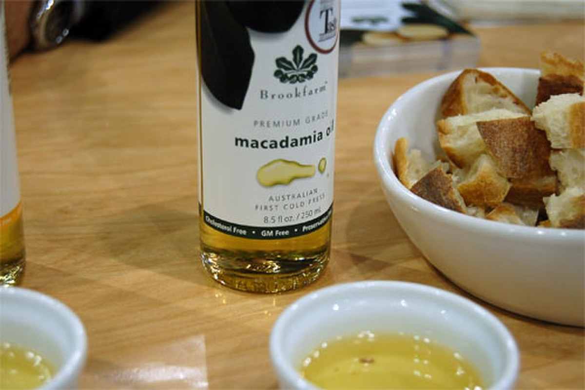 macadamia oil benefits