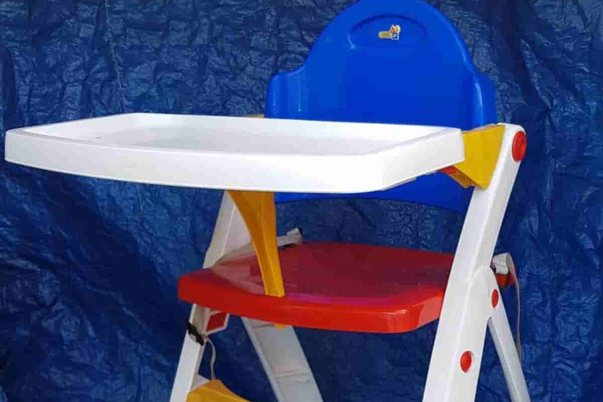 plastic high chair in comparison with metal