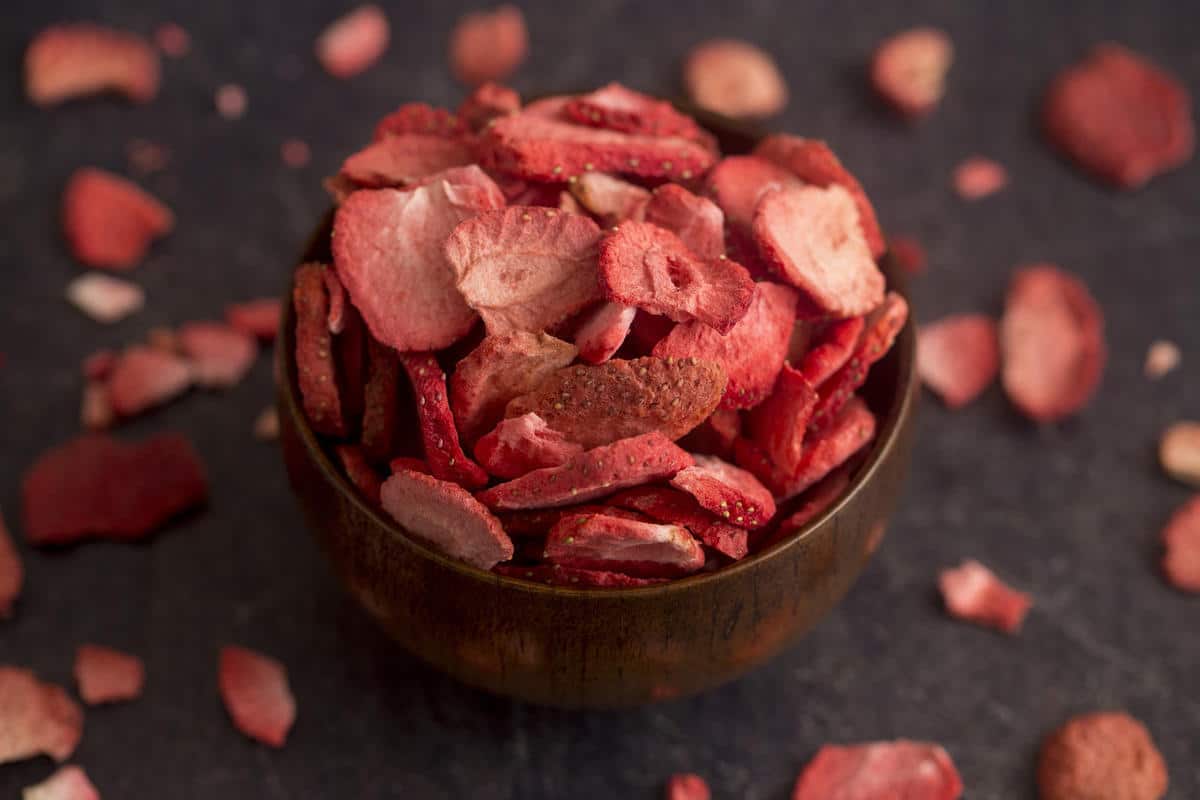 dried strawberries nutrition