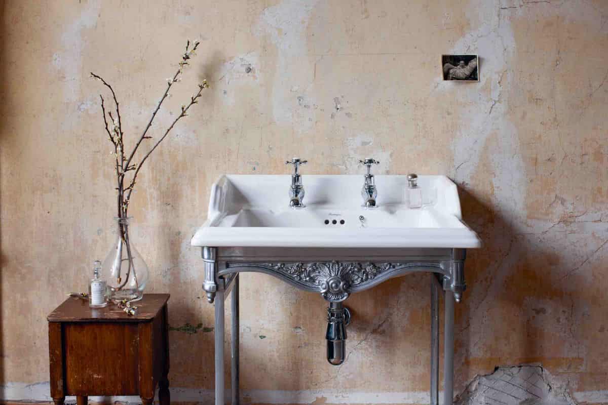 traditional bathroom taps and showers