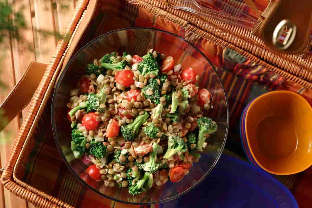 zesty broccoli tomato salad italian dressing