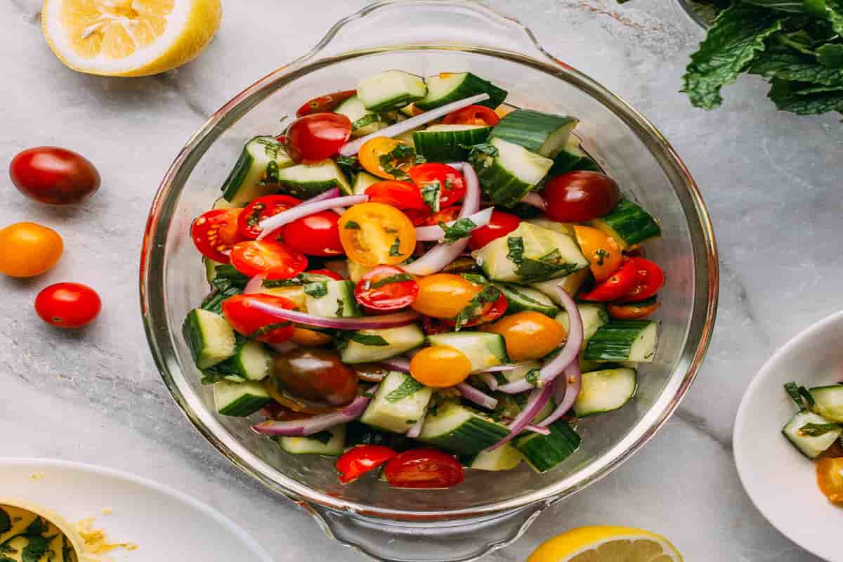 healthy tomato cucumber salad balsamic vinegar ingredients