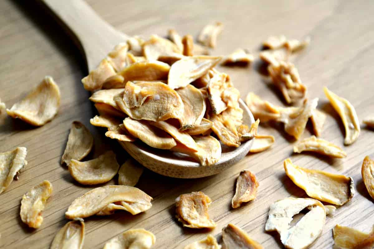 features of Persian dried garlic