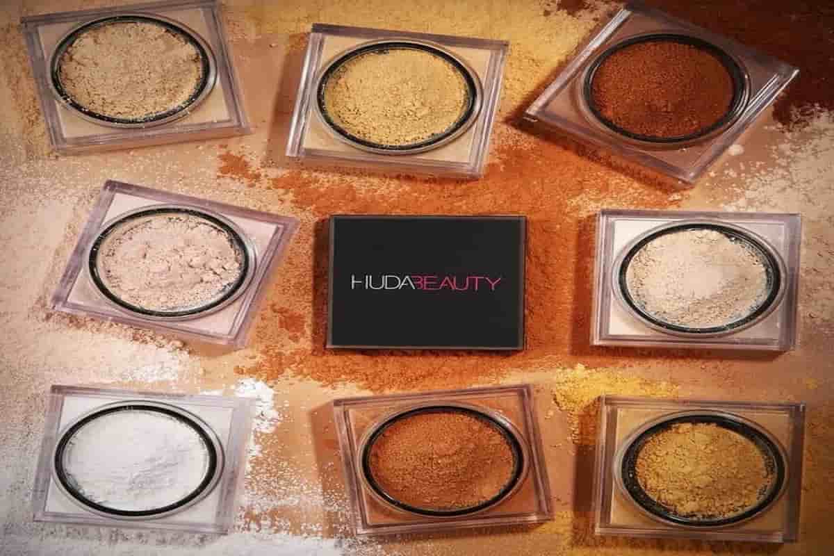 Huda beauty powder palette