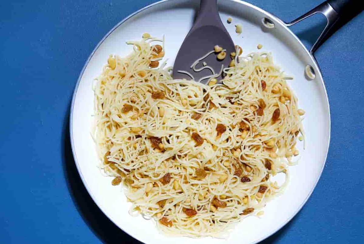 pasta with golden raisins