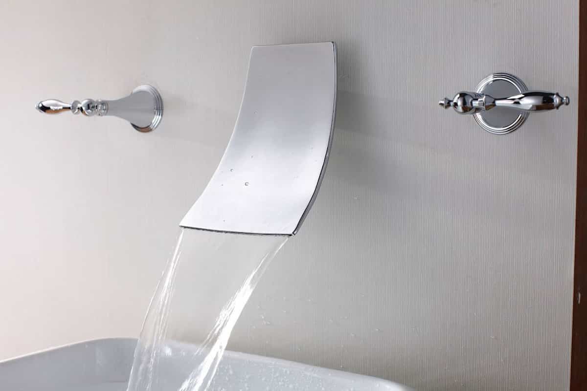 bathtub deck mount faucet