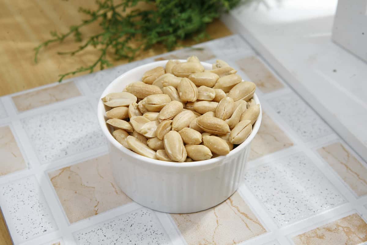 blanched peanuts meaning