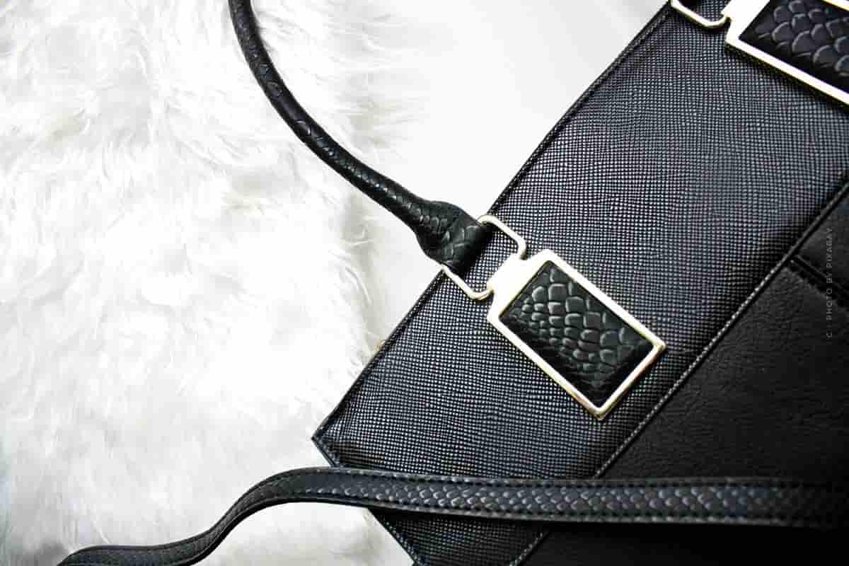 Price of wholesale black leather handbags