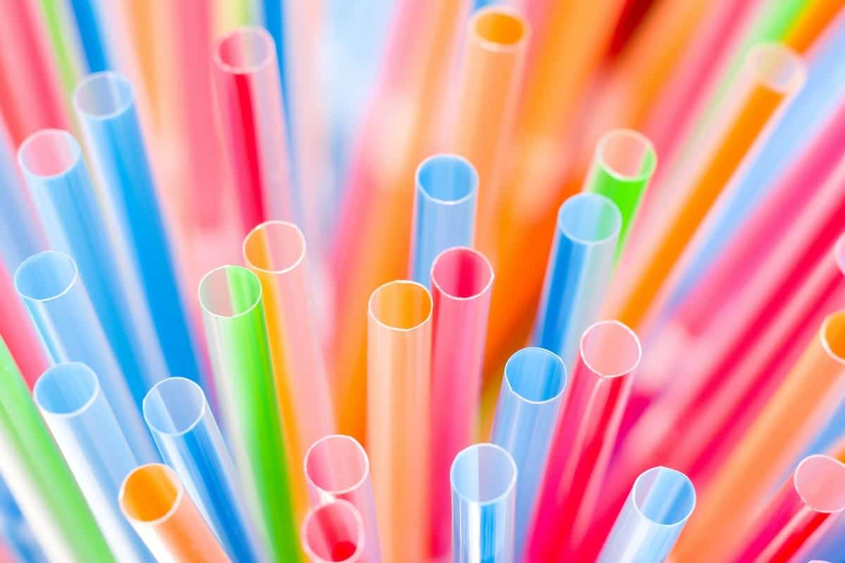 plastic straws vs paper straws