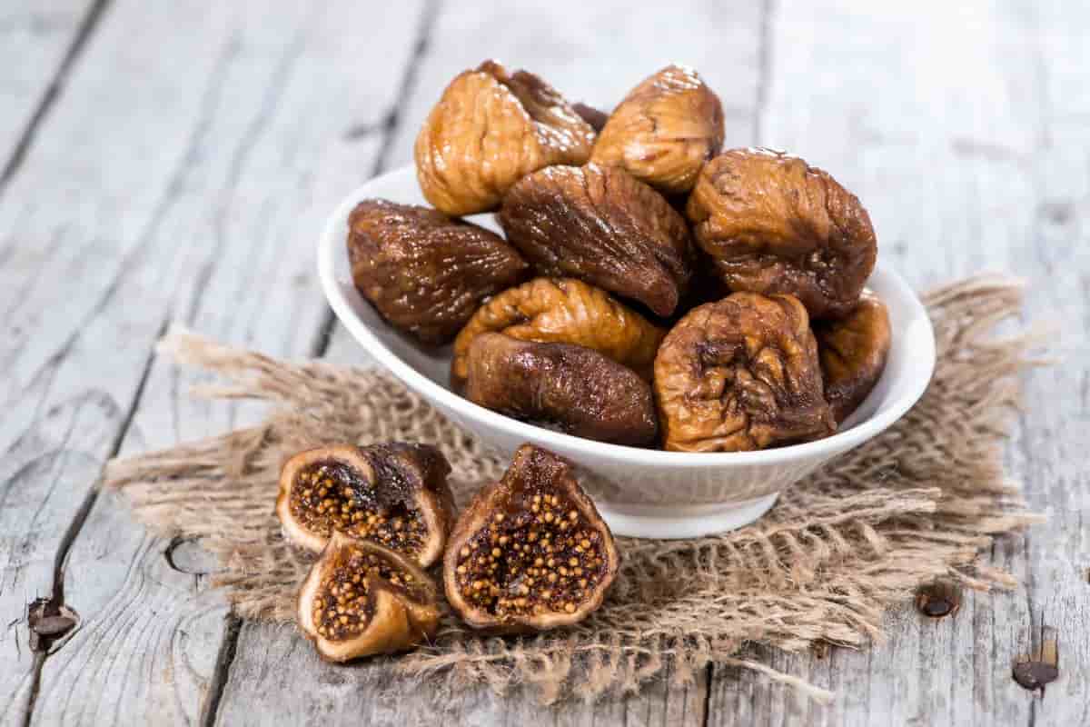 dry figs fruit