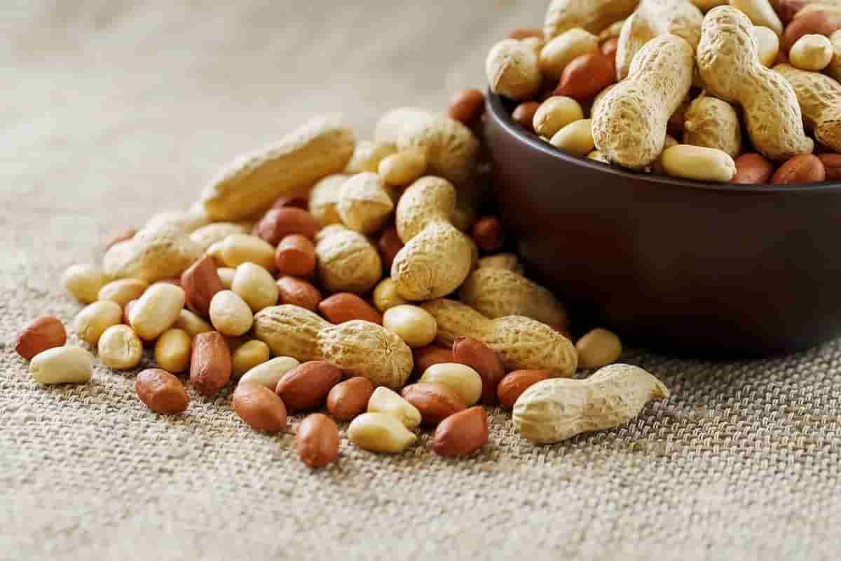 red peanuts vs white peanuts
