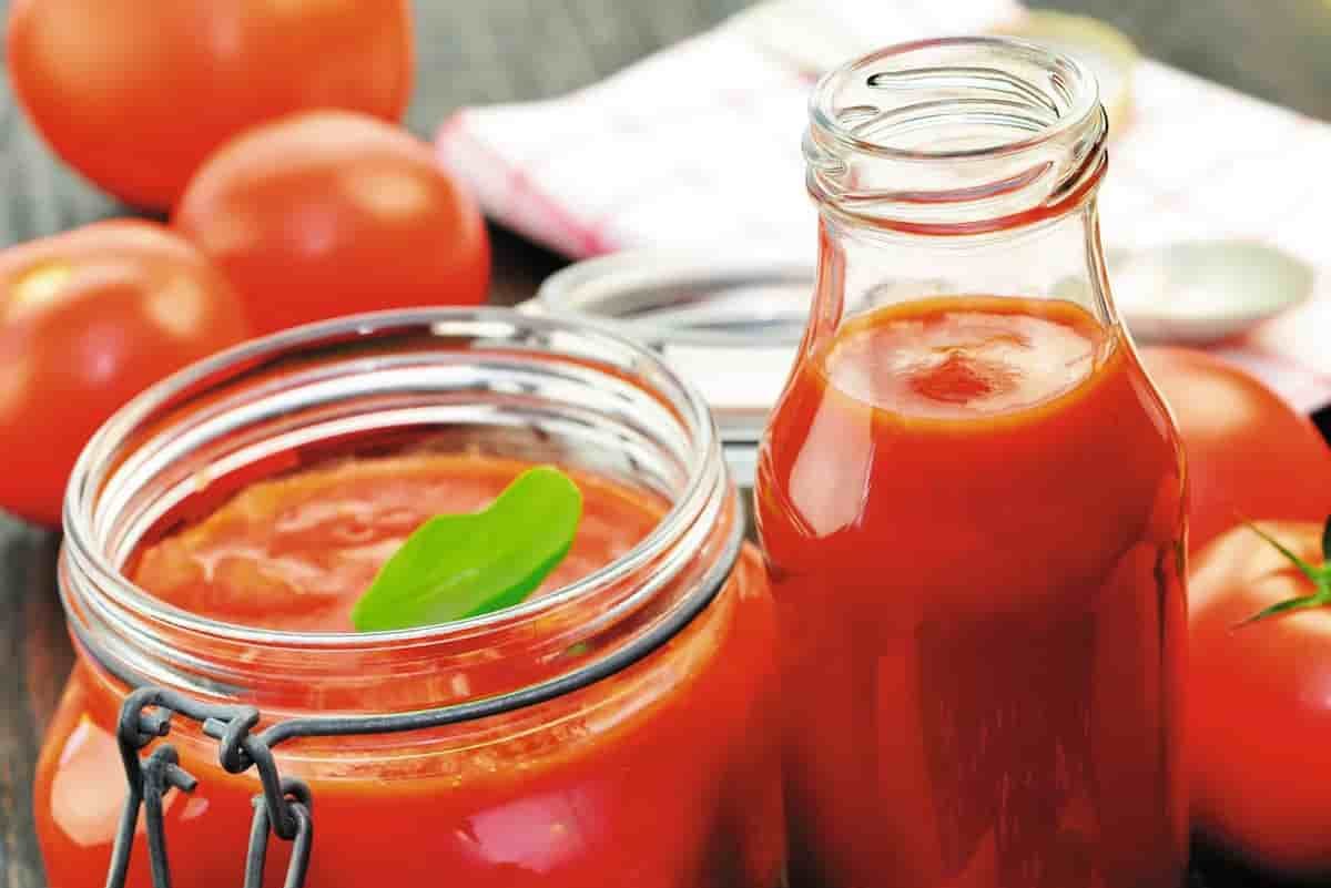 tomato sauce can