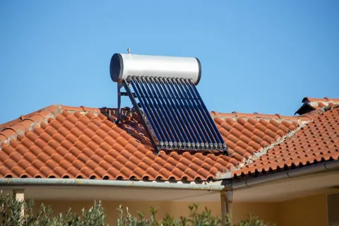 solar water heaters uk
