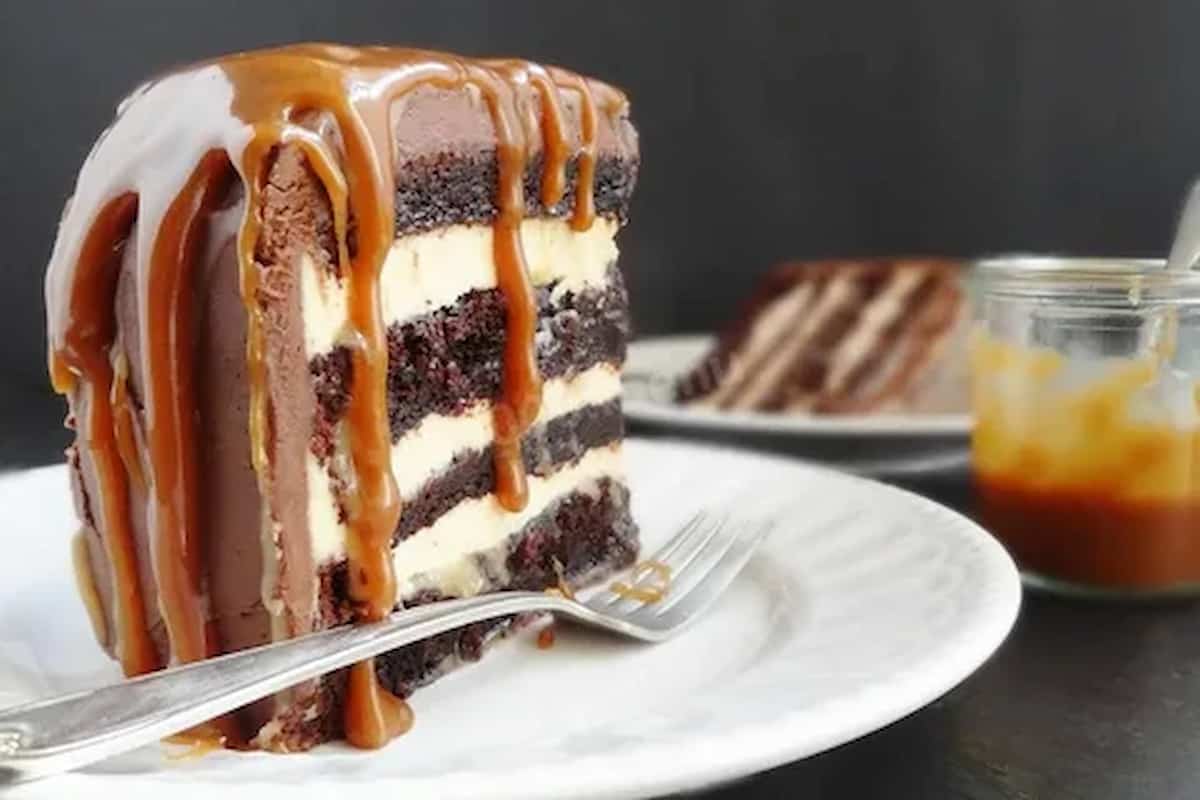 date syrup cake