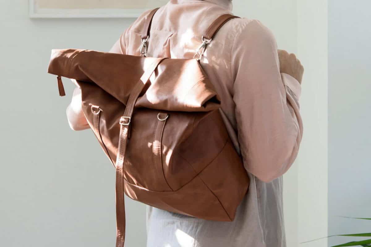 13-inch leather backpack features
