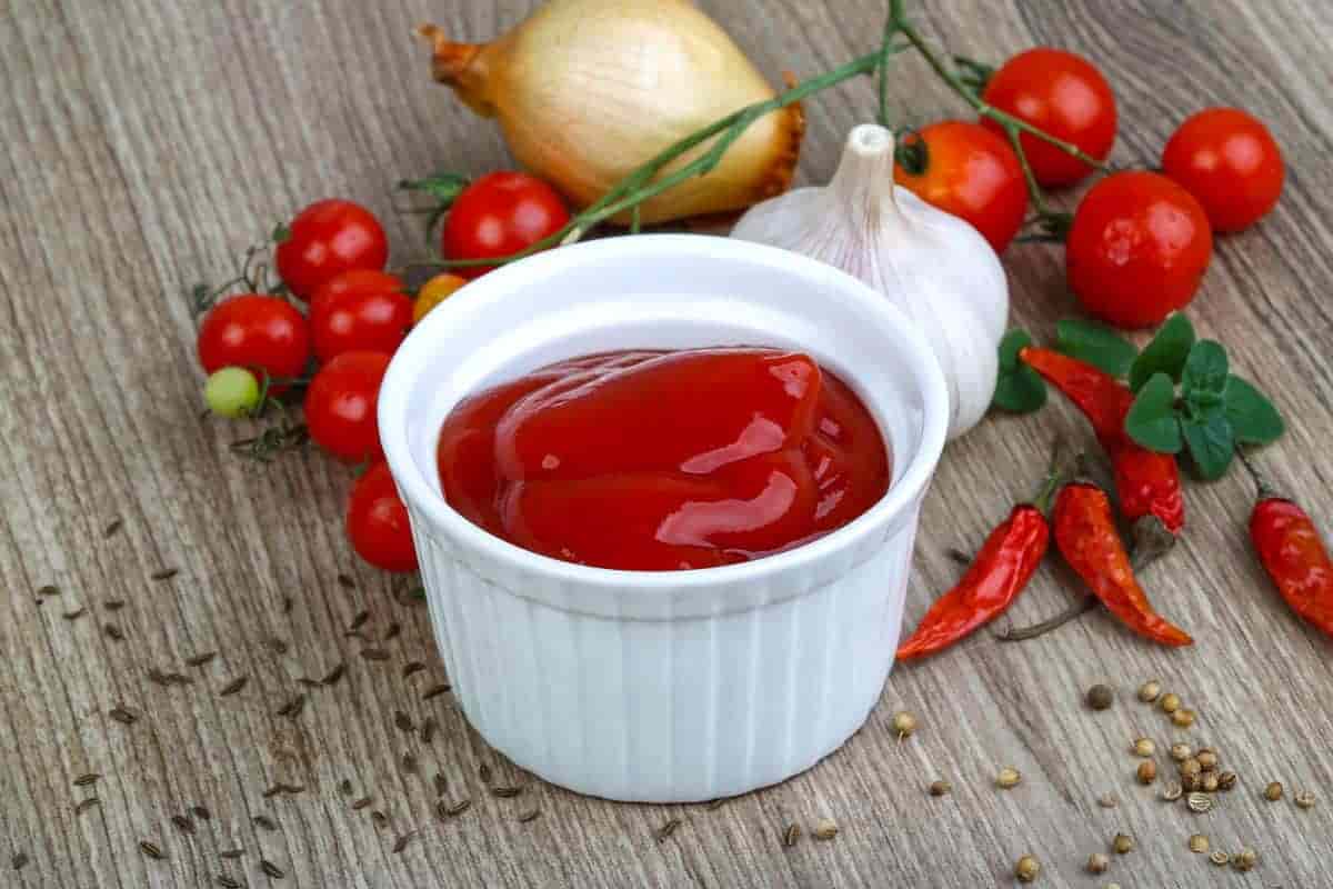 what is tomato puree used for