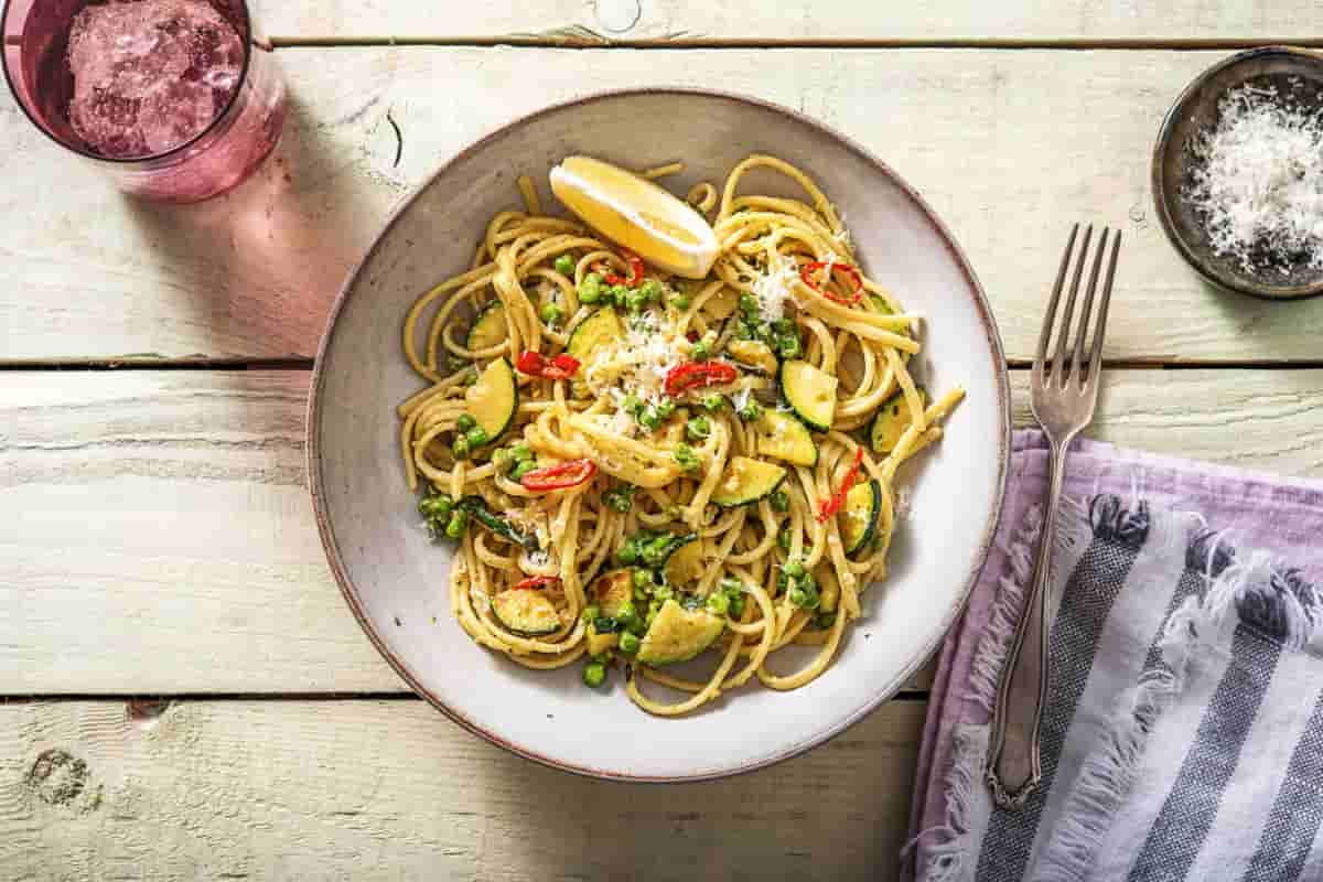 pasta with shrimp, zucchini and tomatoes
