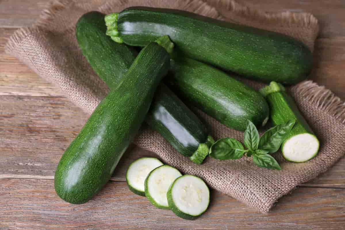 zucchini nutrition facts 100g