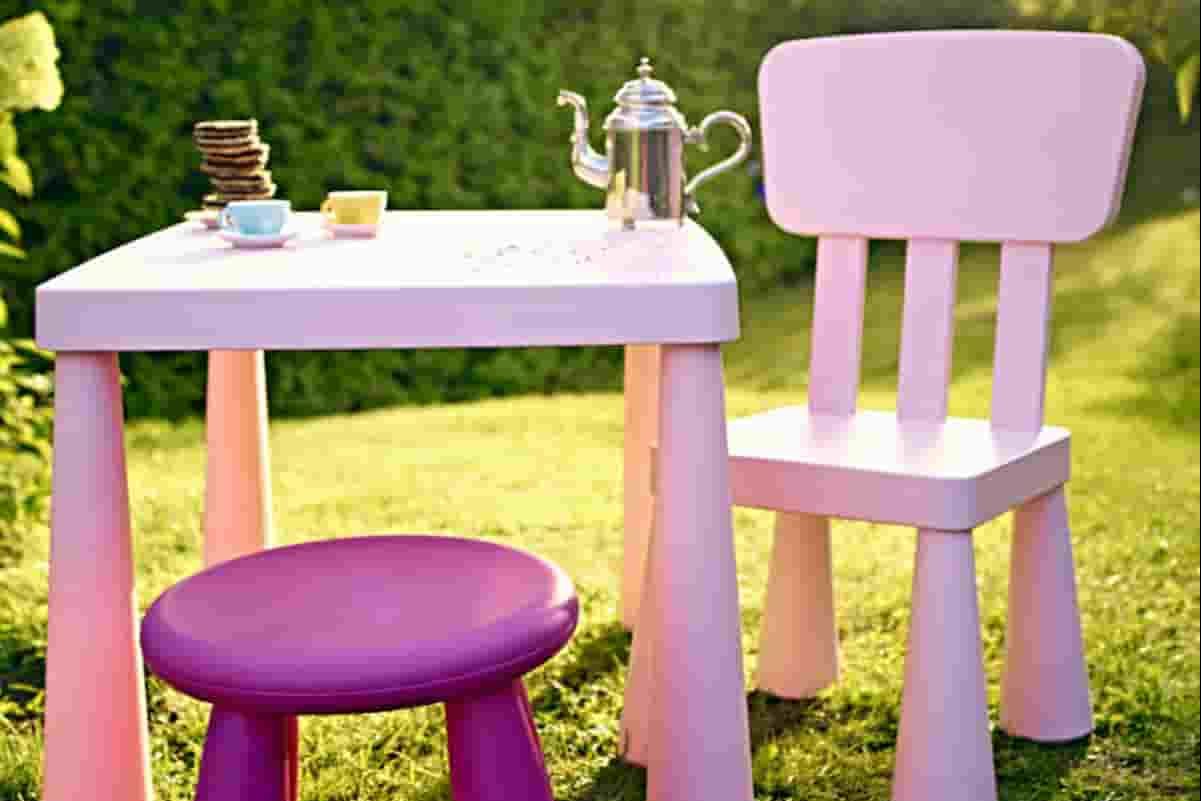 plastic outdoor chairs stackable