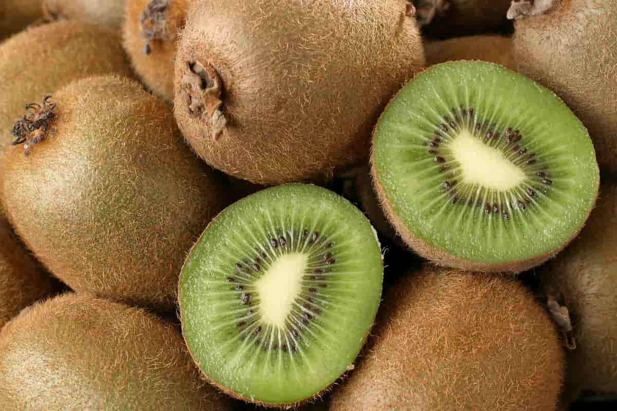 yellow kiwi calories