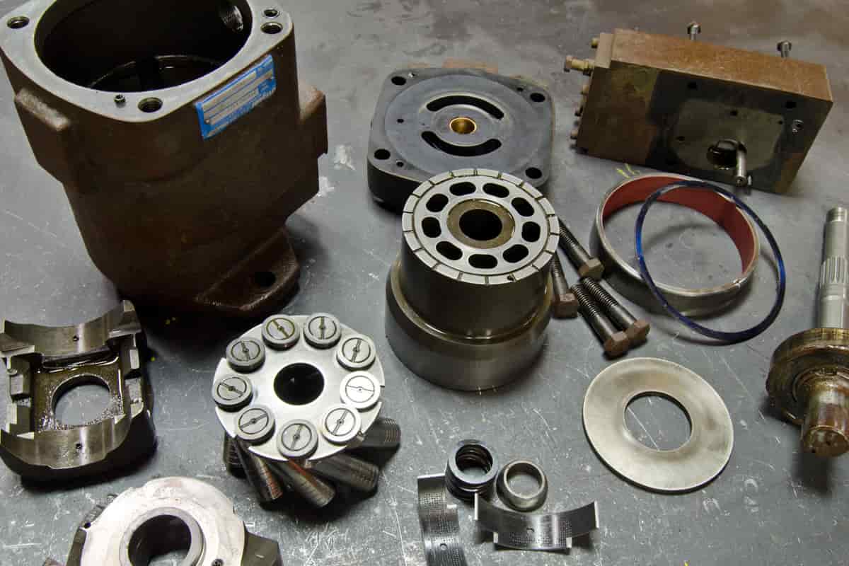 Pump multi parts nozzle