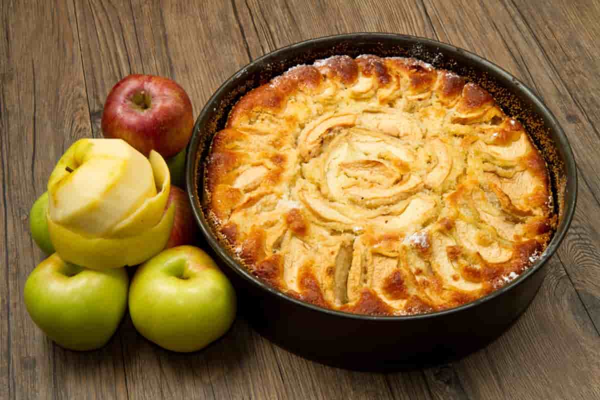 apple rose pie with puff pastry