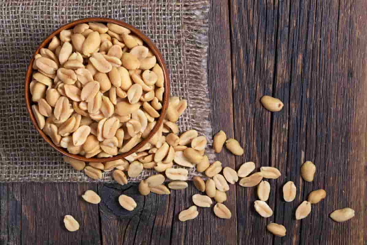 Features of split peanuts