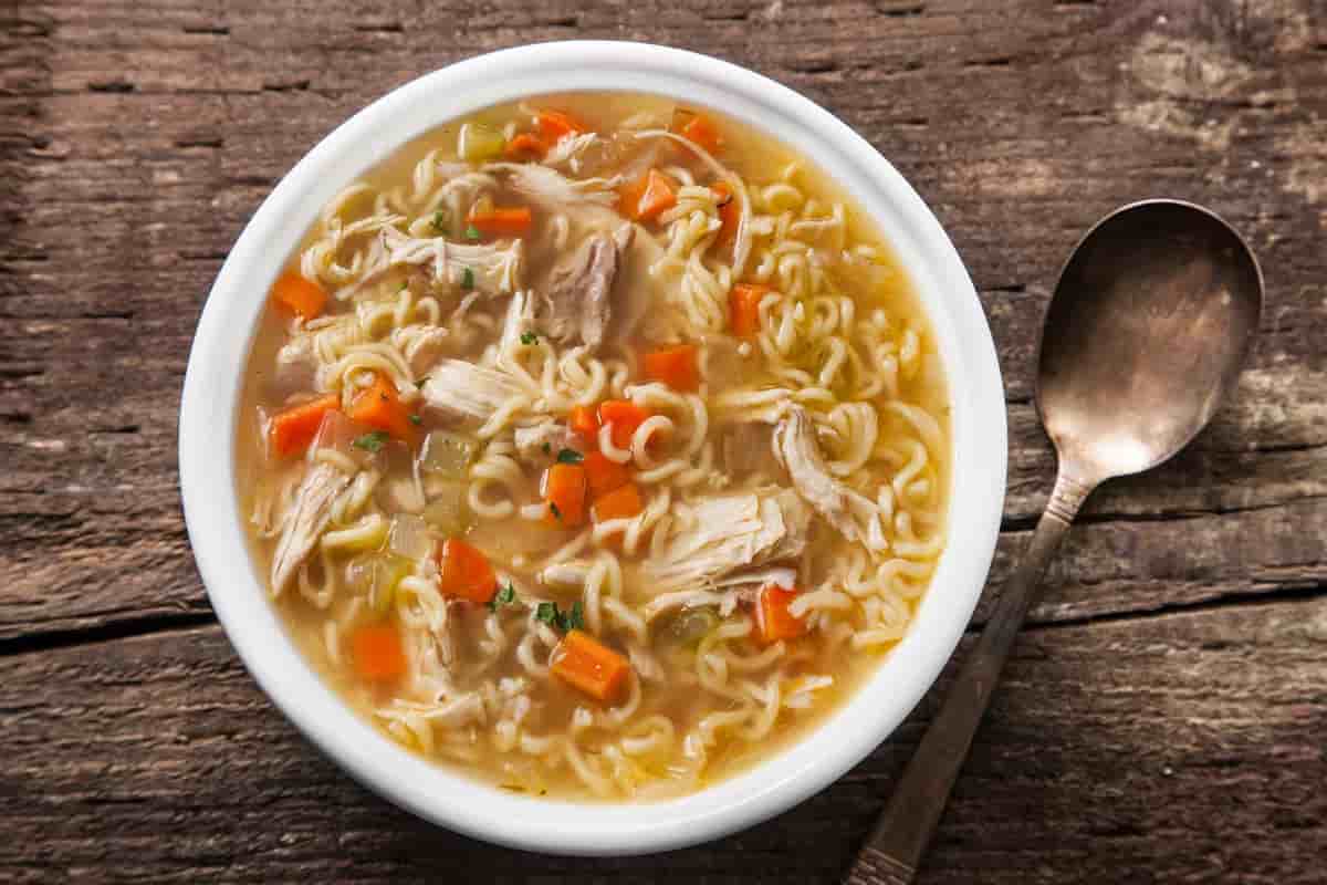 Canned chicken noodle soup calories