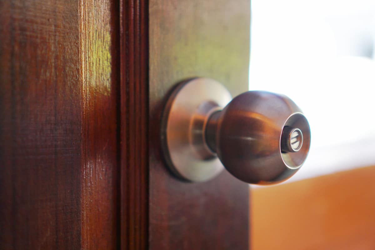door knob inside key lock