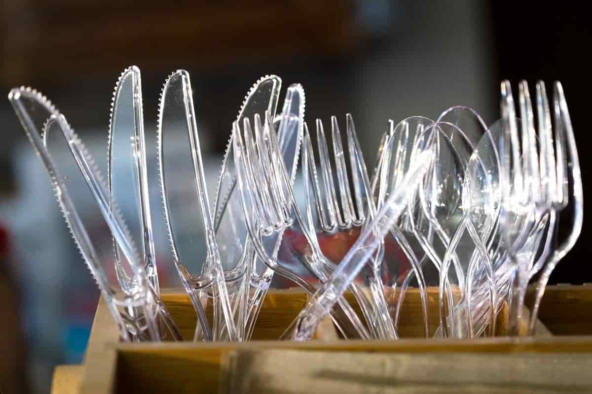 Plastic spoon stand
