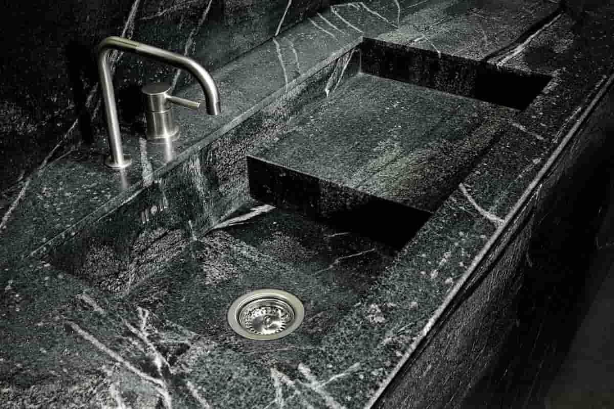 Do manufacturers of granite composite sinks seal them?