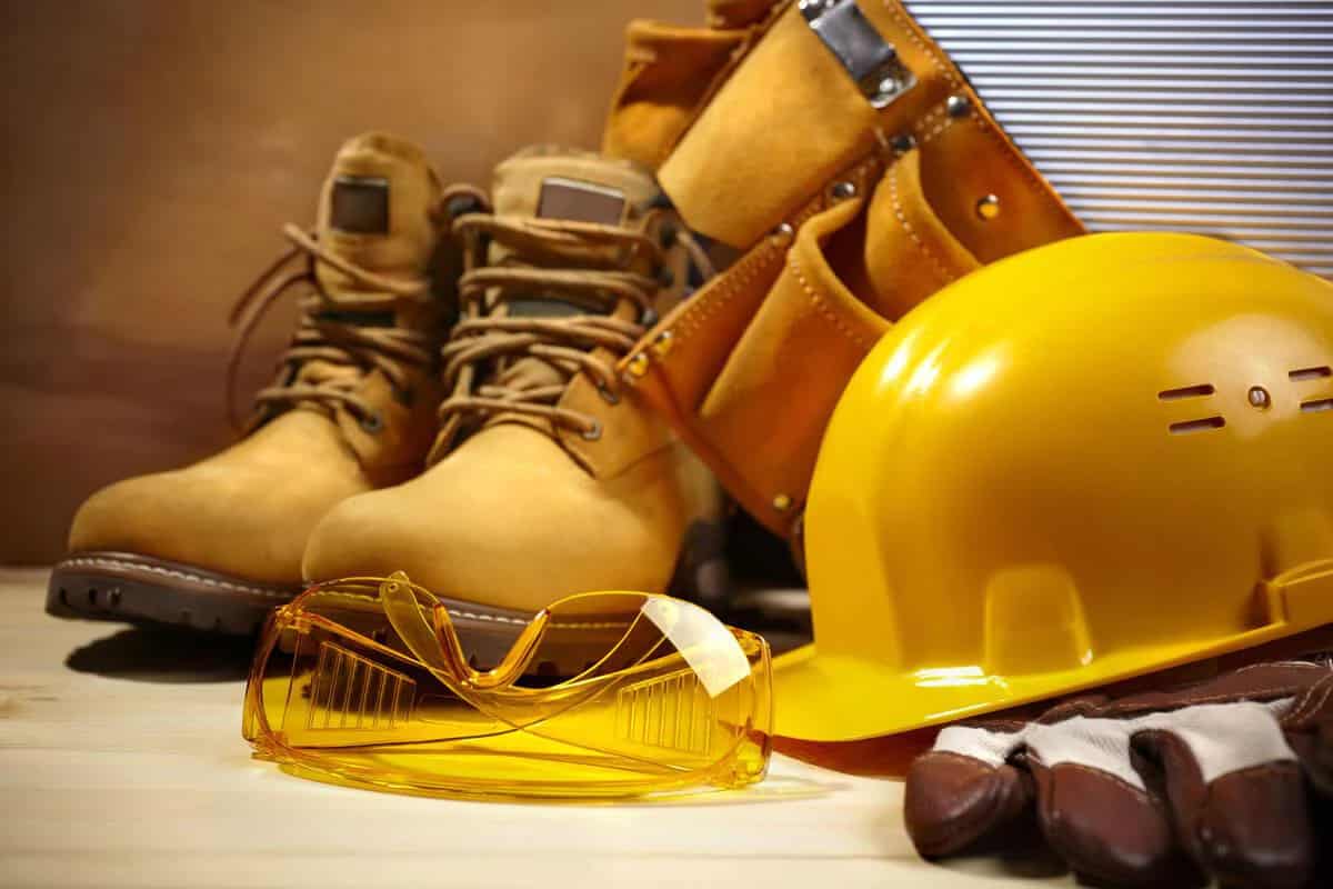 Different types of safety shoes
