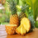 آناناس در بازار میوه Pineapple درمان سرفه تقویت سیستم ایمنی بدن