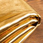 چرم طلایی؛ مقاوم ضربه سرما رطوبت دباغی صنعتی کاربرد (پوشاک مبلمان)