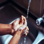 علت کف نکردن صابون مایع خانگی چیست؟ راهکارهای استفاده از آن